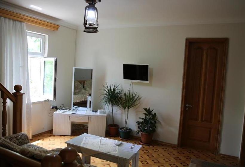 پانسیون Dato S Guesthouse