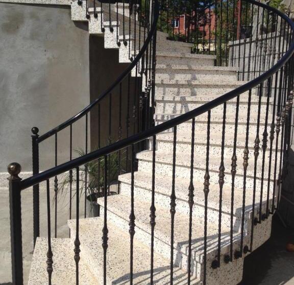 پانسیون Guest House Maxim