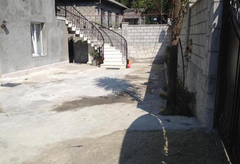 پانسیون Guest House Maxim