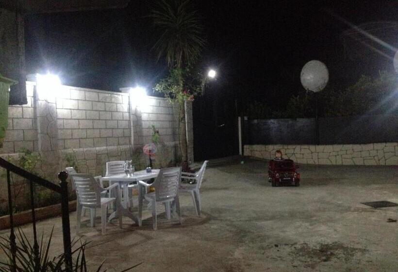 پانسیون Guest House Maxim