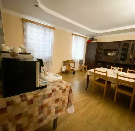 پانسیون Guesthouse Ailama
