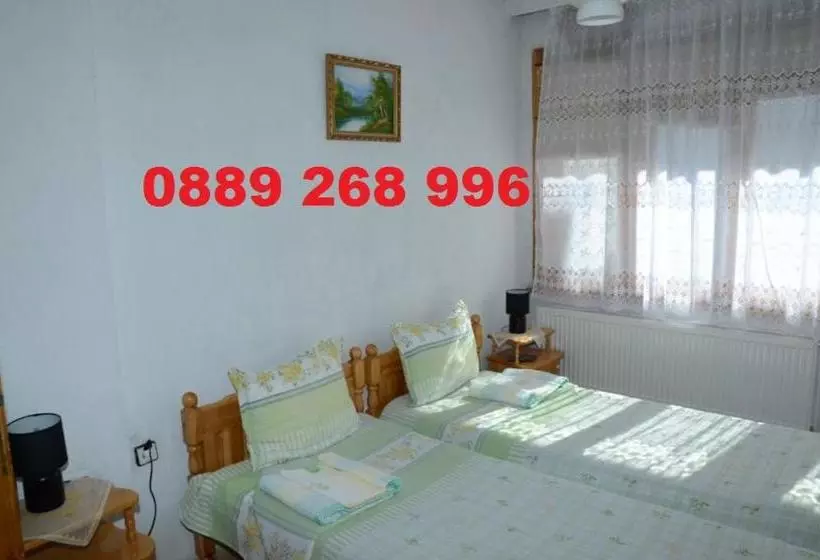 پانسیون Kristal Guest House