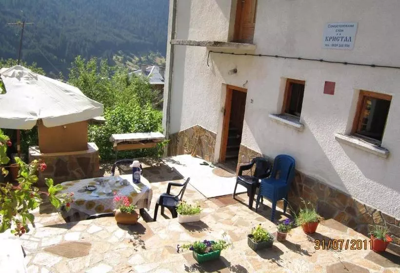 پانسیون Kristal Guest House