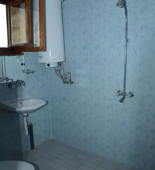پانسیون Kristal Guest House