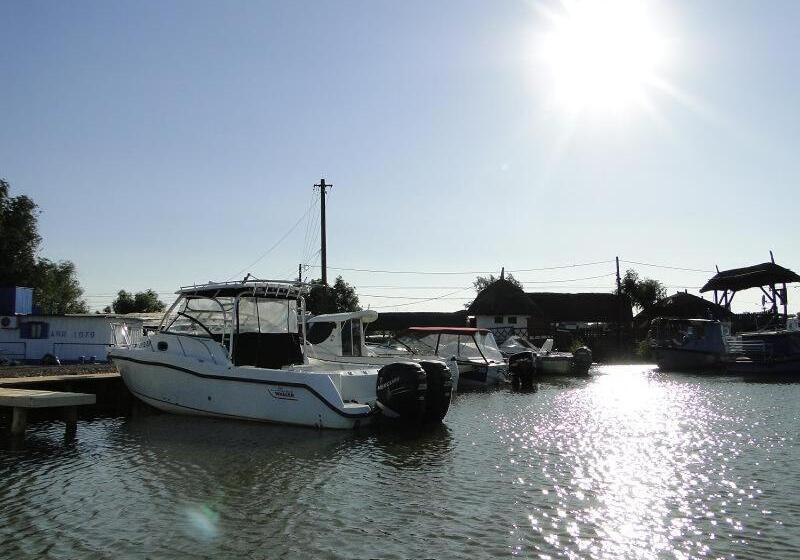 بنسيون La Lipoveni