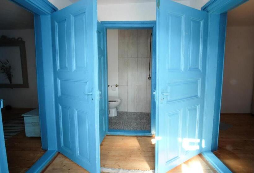 بنسيون La Lipoveni