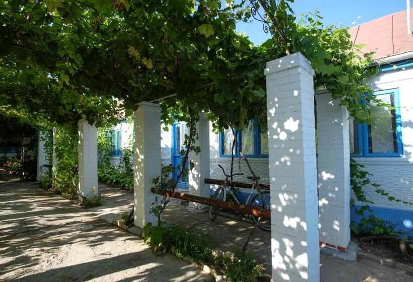 بنسيون La Lipoveni