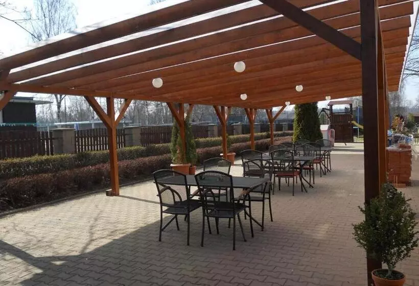 Majatalo Penzion Oáza