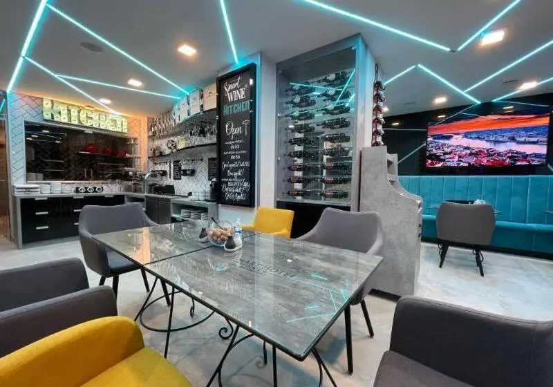 هتل Smart Carrara Apartments