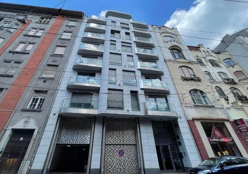 هتل Smart Carrara Apartments