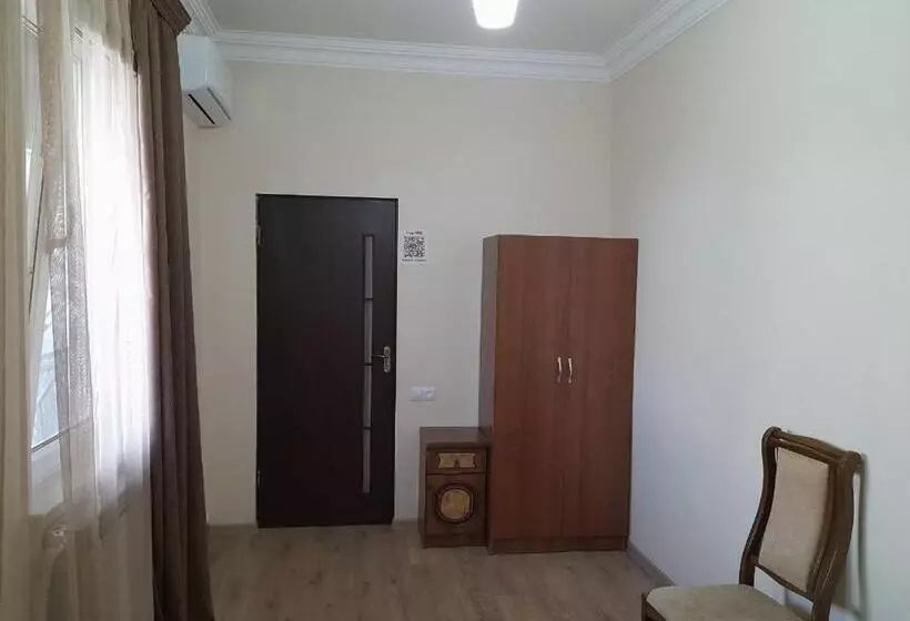 Majatalo Yeganyans Guest House And Wine Yard