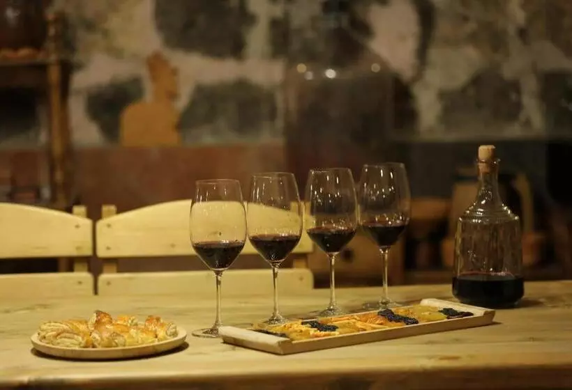 Majatalo Yeganyans Guest House And Wine Yard
