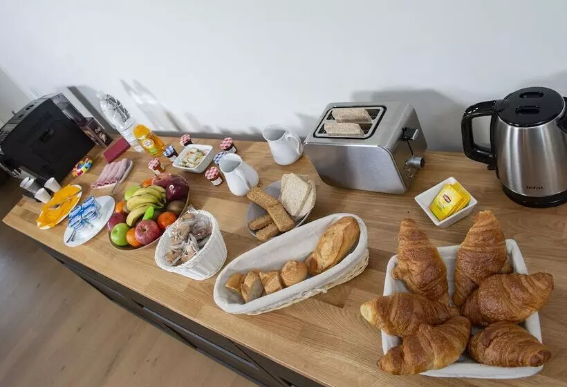 Aamiaismajoitus (B&B) Château Tour Saint Fort Chambre D Hôtes