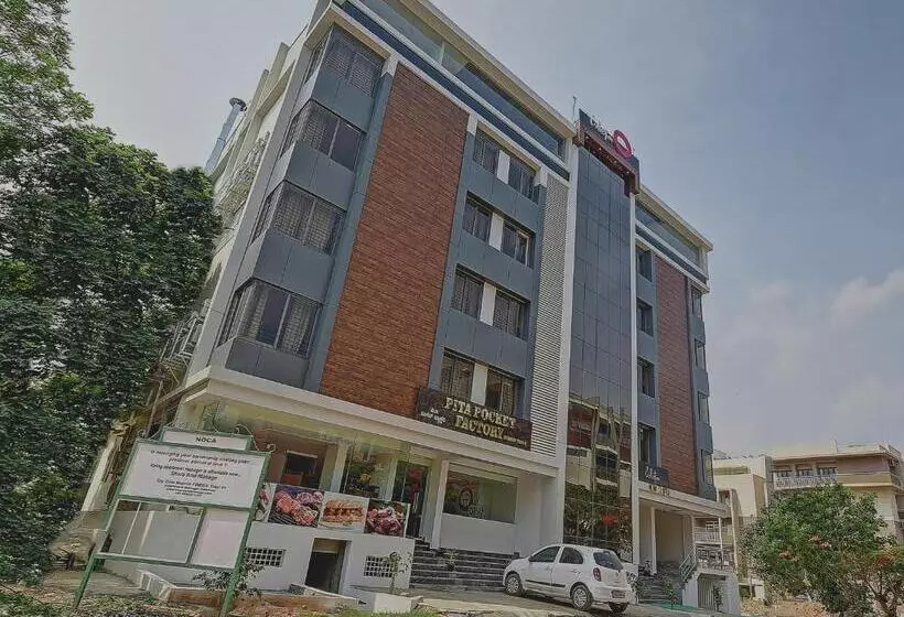 ホテル Super Grand Collection O Near Sarjapur Road Near 7d Voyage