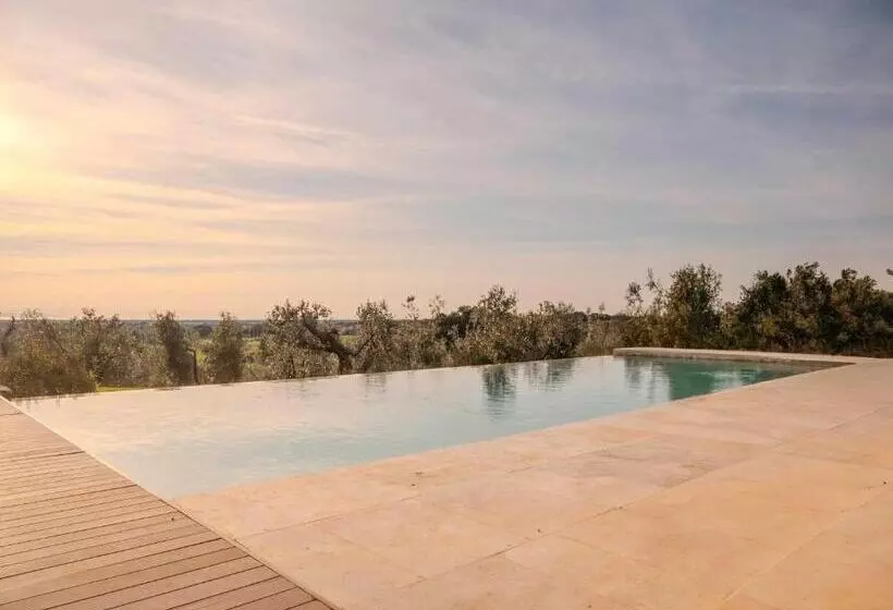 Hotelli Podere Le Mezzelune