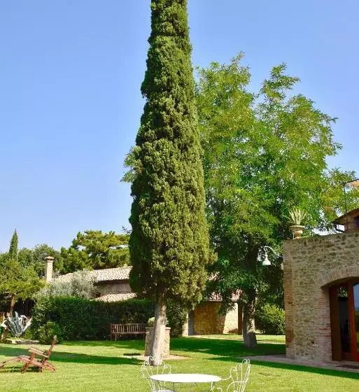 Hotelli Podere Le Mezzelune