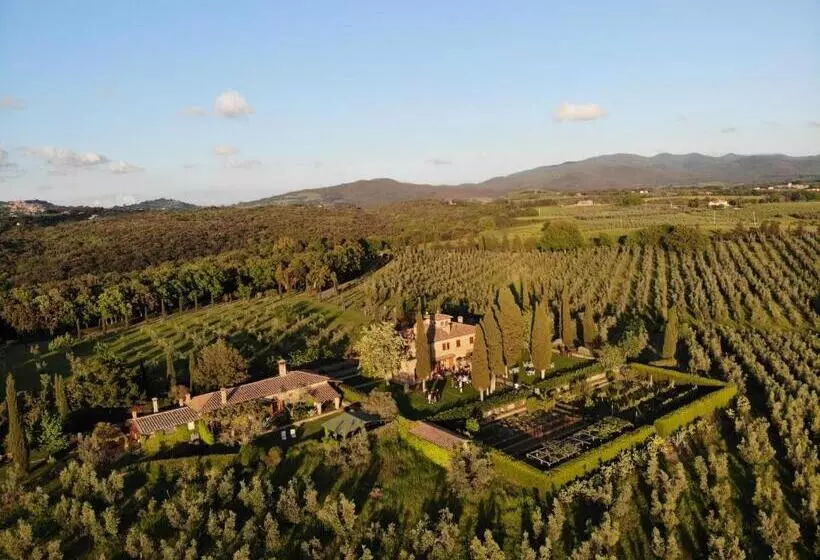 Hotelli Podere Le Mezzelune