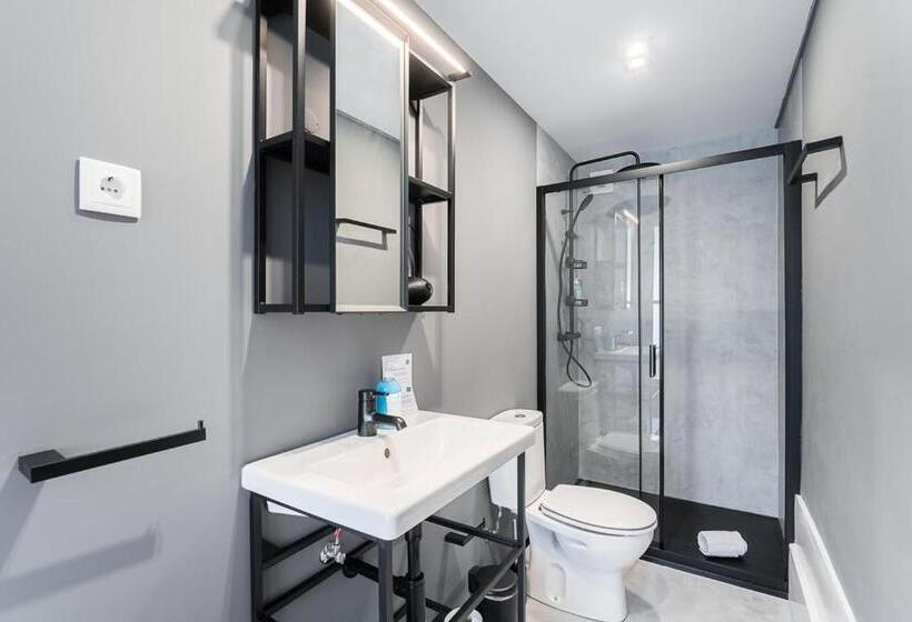 پانسیون Guestready Innvict Building