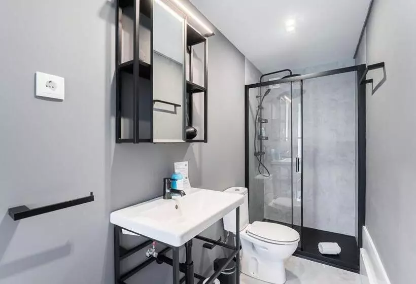 پانسیون Guestready   Innvict Building