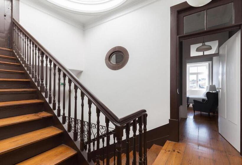 پانسیون Guestready Innvict Building