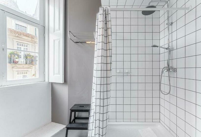 پانسیون Guestready Innvict Building