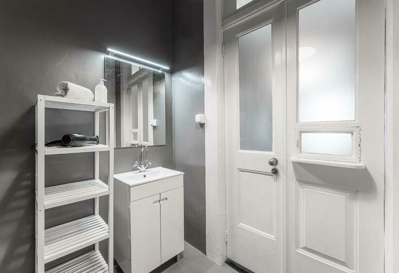 پانسیون Guestready Innvict Building