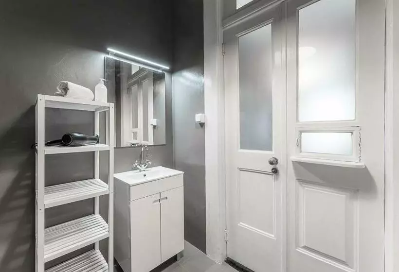 پانسیون Guestready   Innvict Building