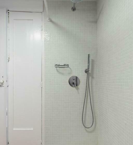 پانسیون Guestready Innvict Building