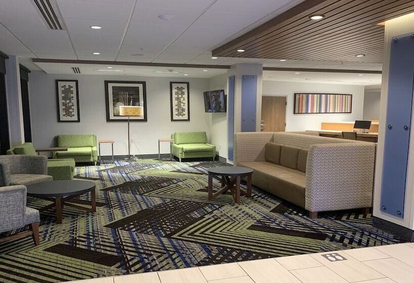 בית מלון כפרי Holiday Inn Express & Suites Middletown, An Ihg