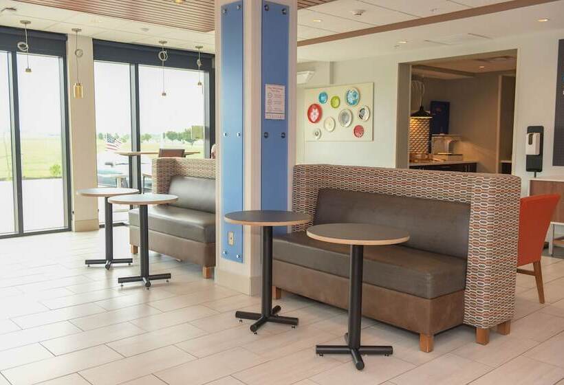 בית מלון כפרי Holiday Inn Express & Suites Middletown, An Ihg