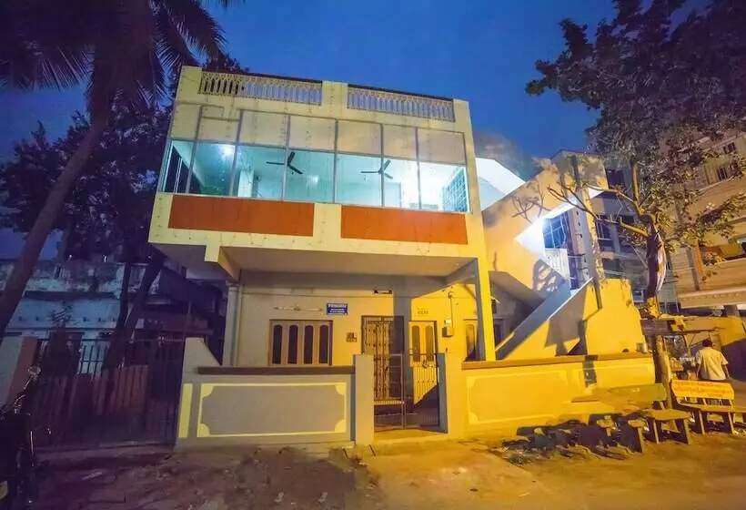 هتل Oyo 8147 Short Stay Homes