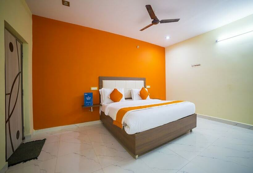 Отель Oyo 8147 Short Stay Homes