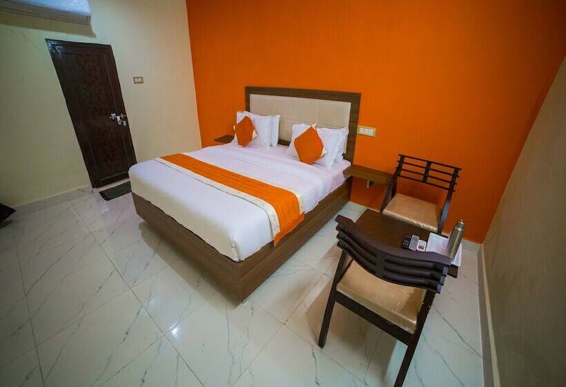 Отель Oyo 8147 Short Stay Homes