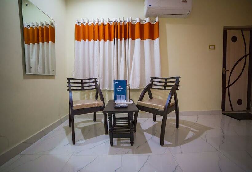 Отель Oyo 8147 Short Stay Homes