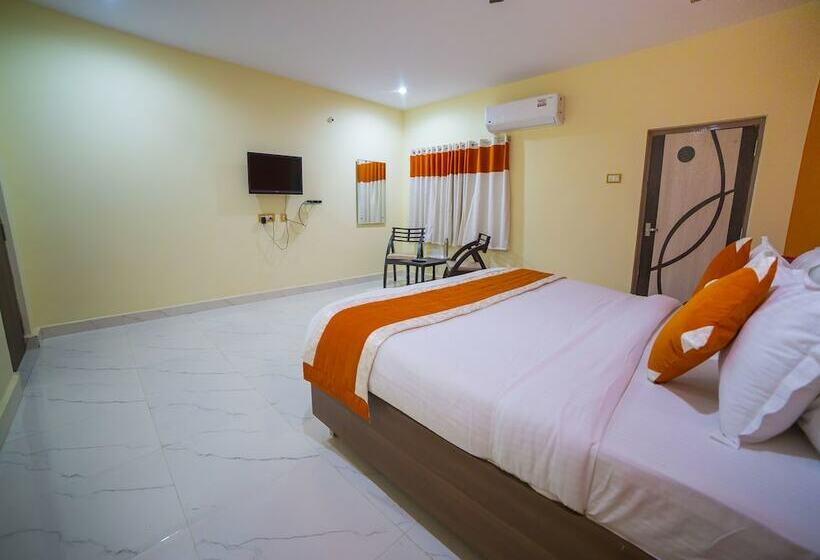 Отель Oyo 8147 Short Stay Homes