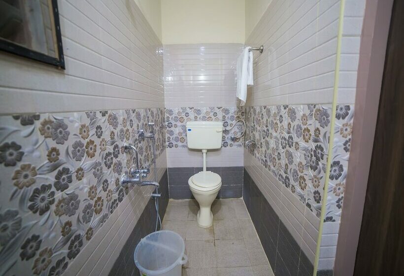 Отель Oyo 8147 Short Stay Homes