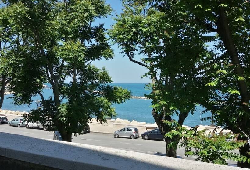 تختخواب و صبحانه Room 110 Bari  Guesthouse