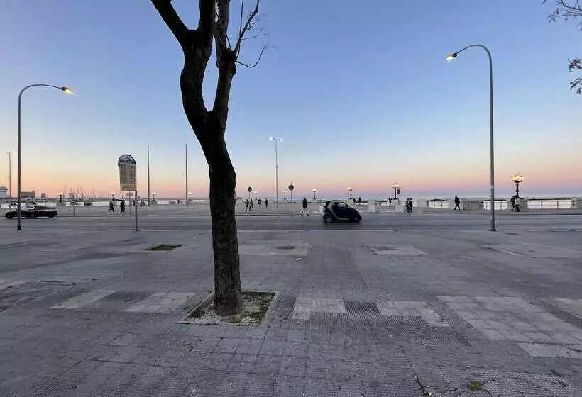 تختخواب و صبحانه Room 110 Bari  Guesthouse