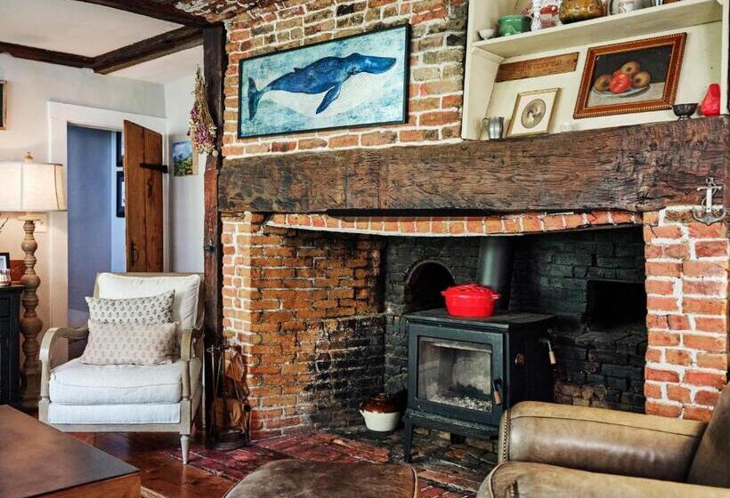 Cedar Hill Farm B & B