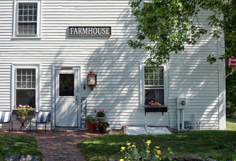 Cedar Hill Farm B & B