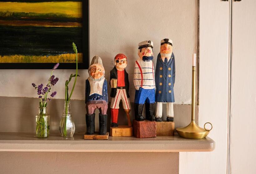 Cedar Hill Farm B & B