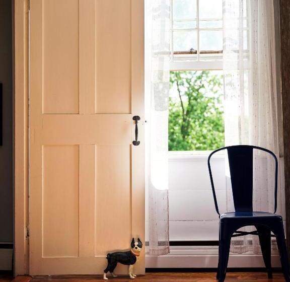 Cedar Hill Farm B & B