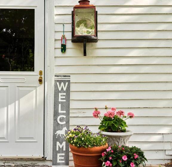 Cedar Hill Farm B & B