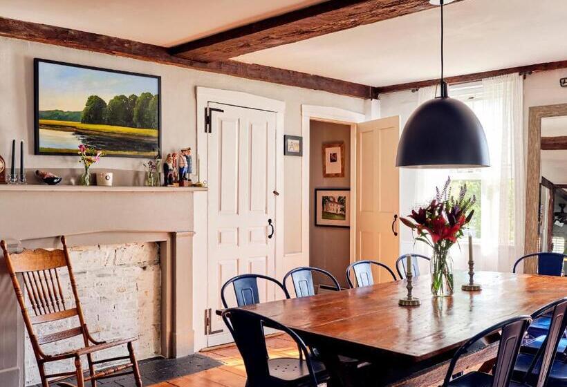 Cedar Hill Farm B & B