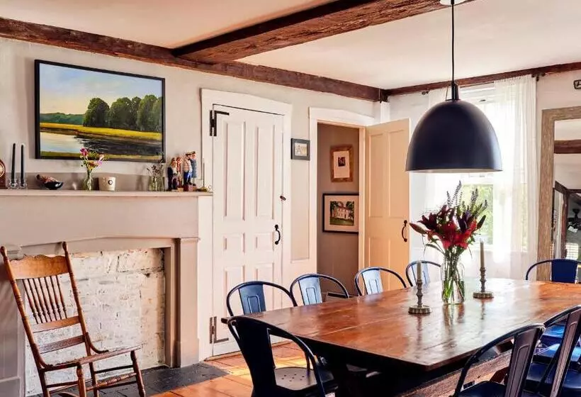 Cedar Hill Farm B & B