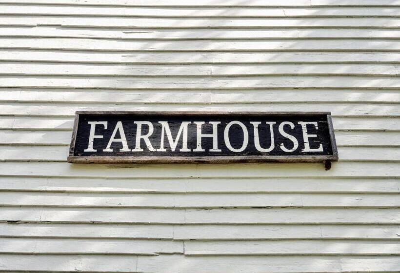 Cedar Hill Farm B & B