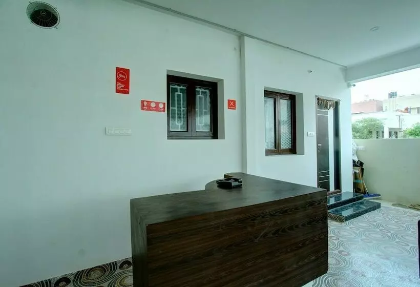 ホテル Oyo 24597 Dheeran Home Stay
