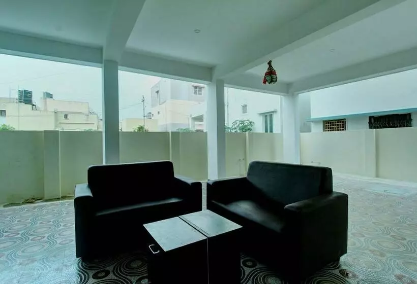 ホテル Oyo 24597 Dheeran Home Stay