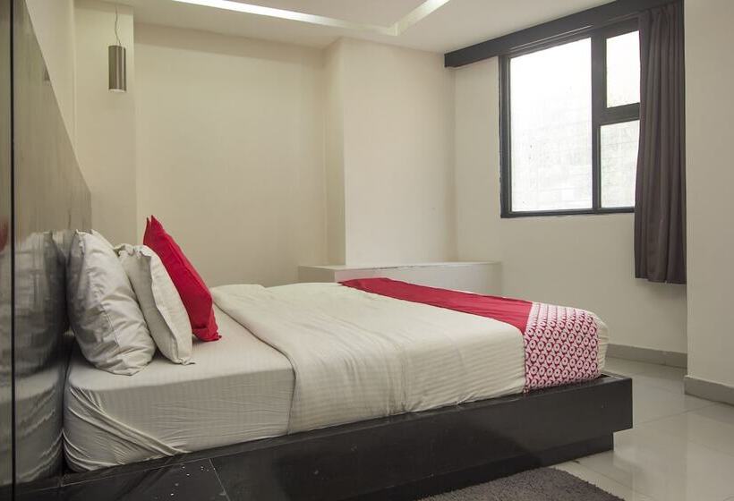 فندق Oyo 28171 Kava Suites