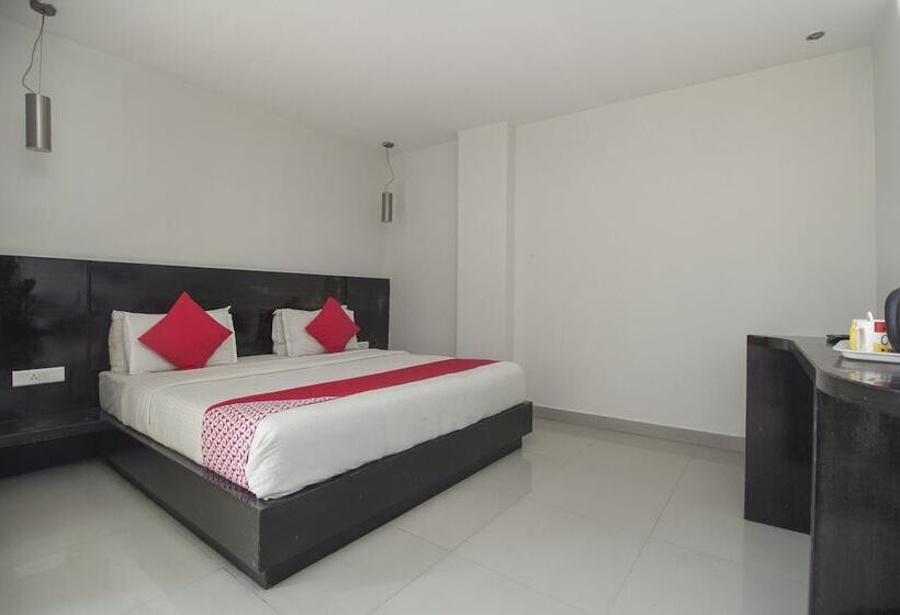 فندق Oyo 28171 Kava Suites